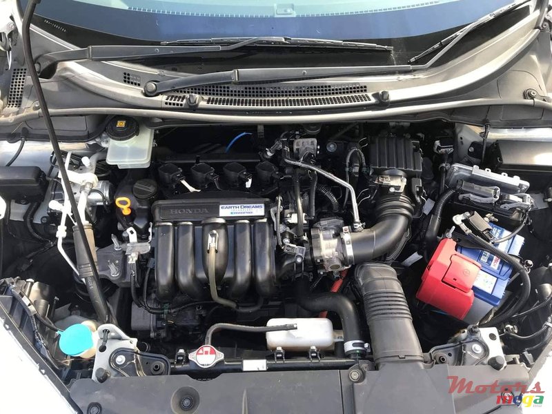 2015' Honda Grace Hybrid Full Option photo #5
