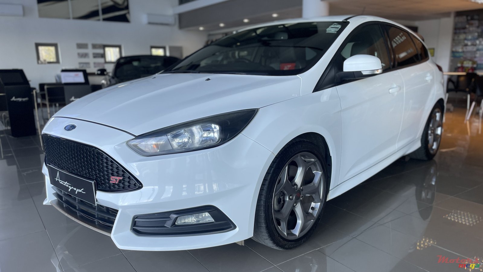 2017' Ford Focus ST photo #7