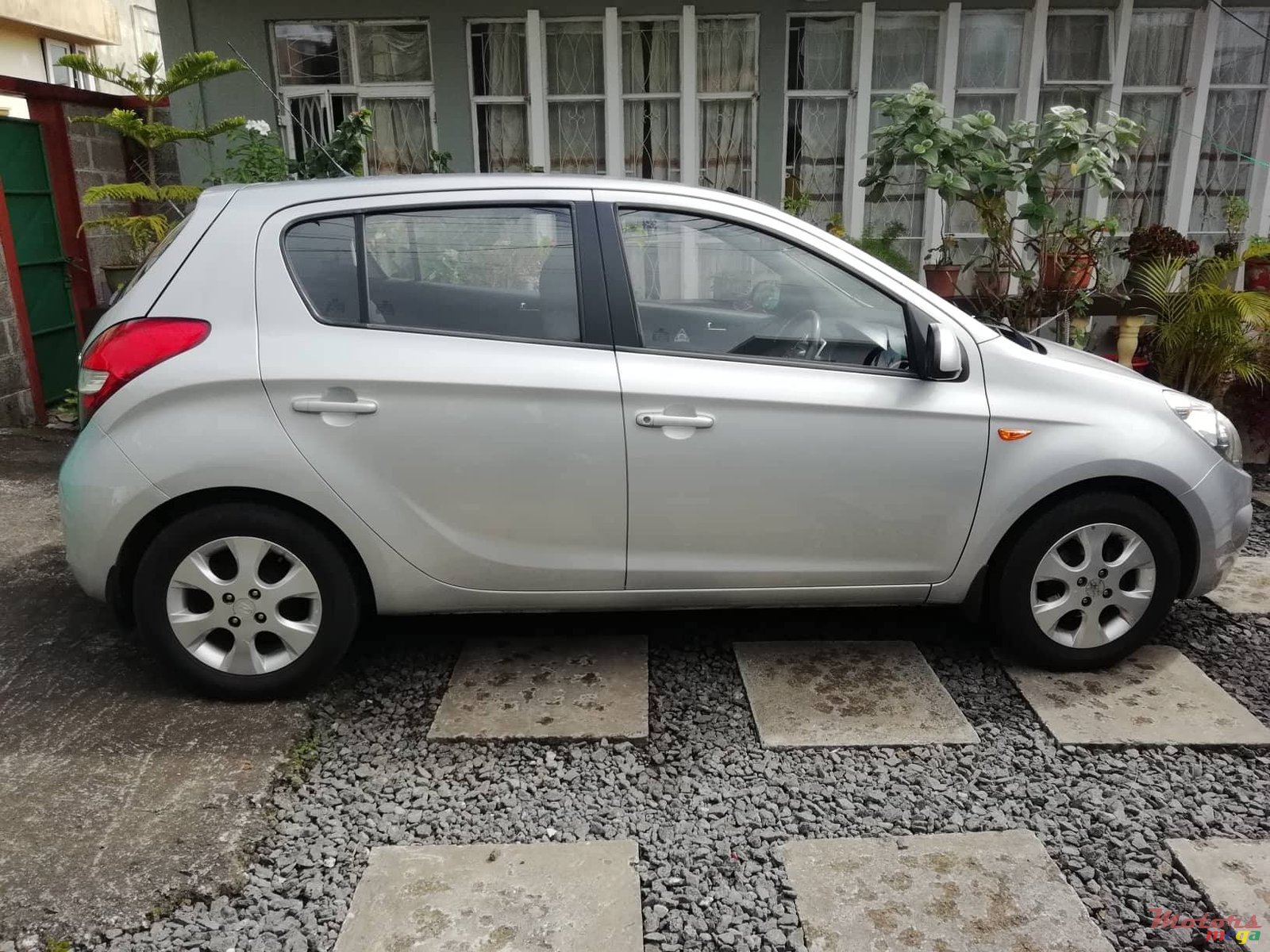 2011' Hyundai i20 photo #3