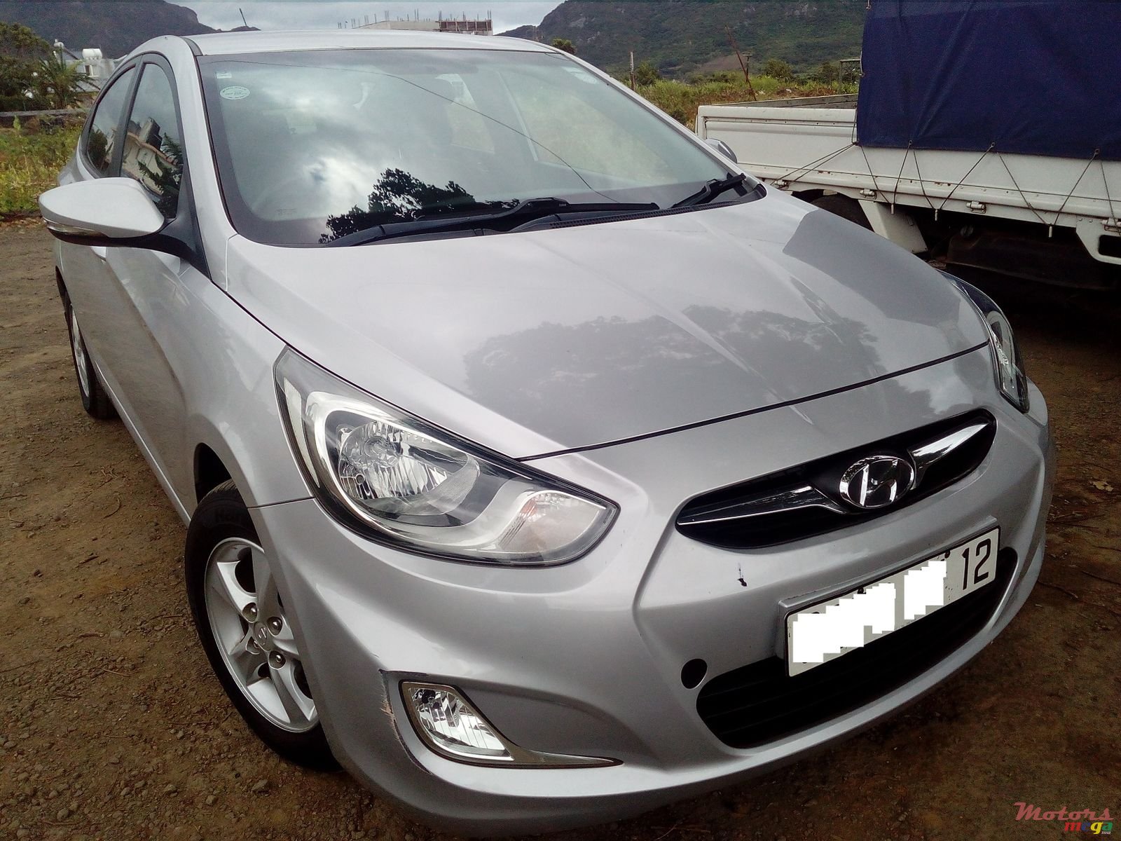 2012' Hyundai Accent photo #2