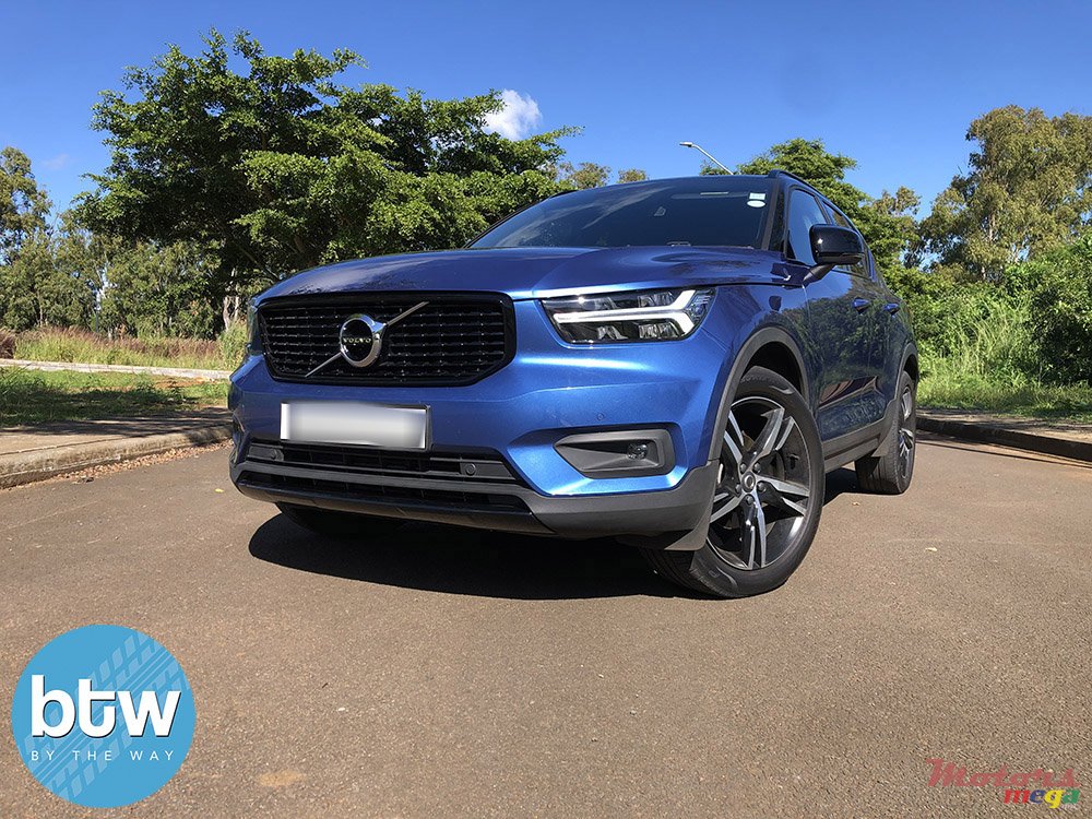 2021' Volvo XC40 photo #2
