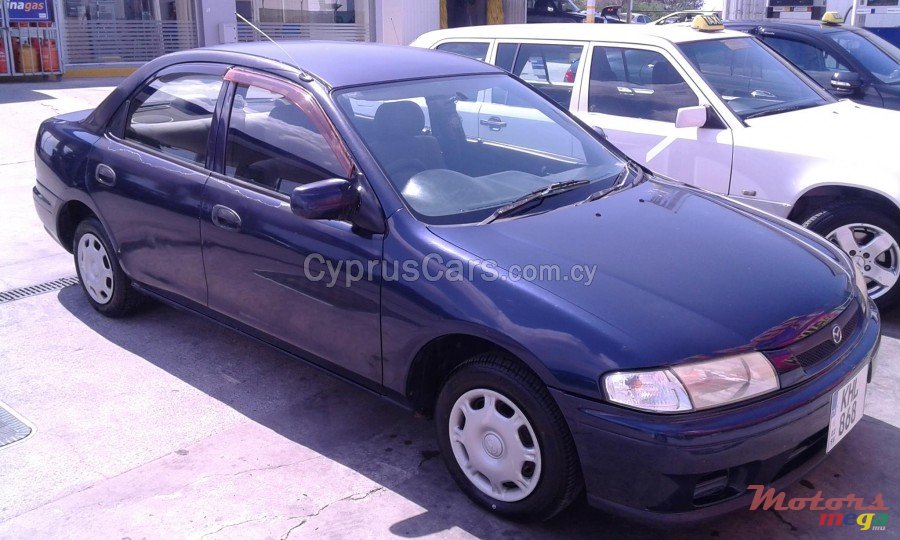 1988' Mazda 323 photo #1