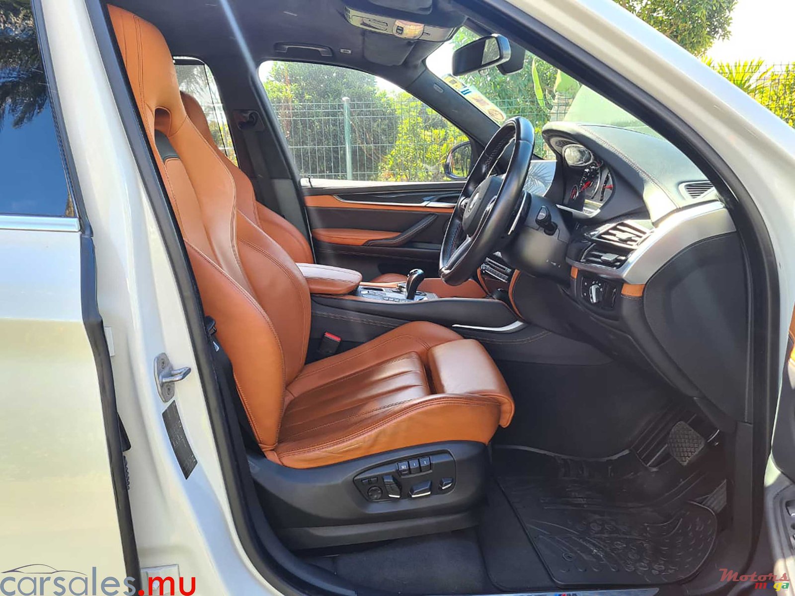 2015' BMW X5 4.4 Twin Power Turbo XDrive photo #5