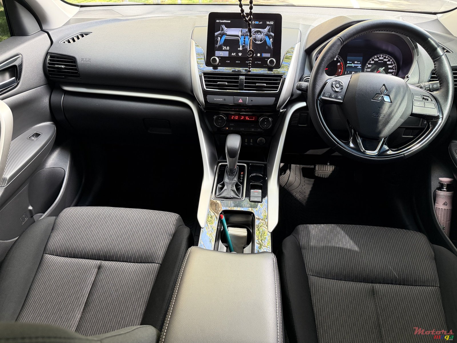 2024' Mitsubishi Eclipse Cross photo #3