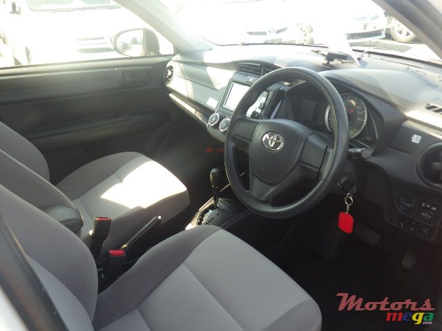2017' Toyota Axio photo #5