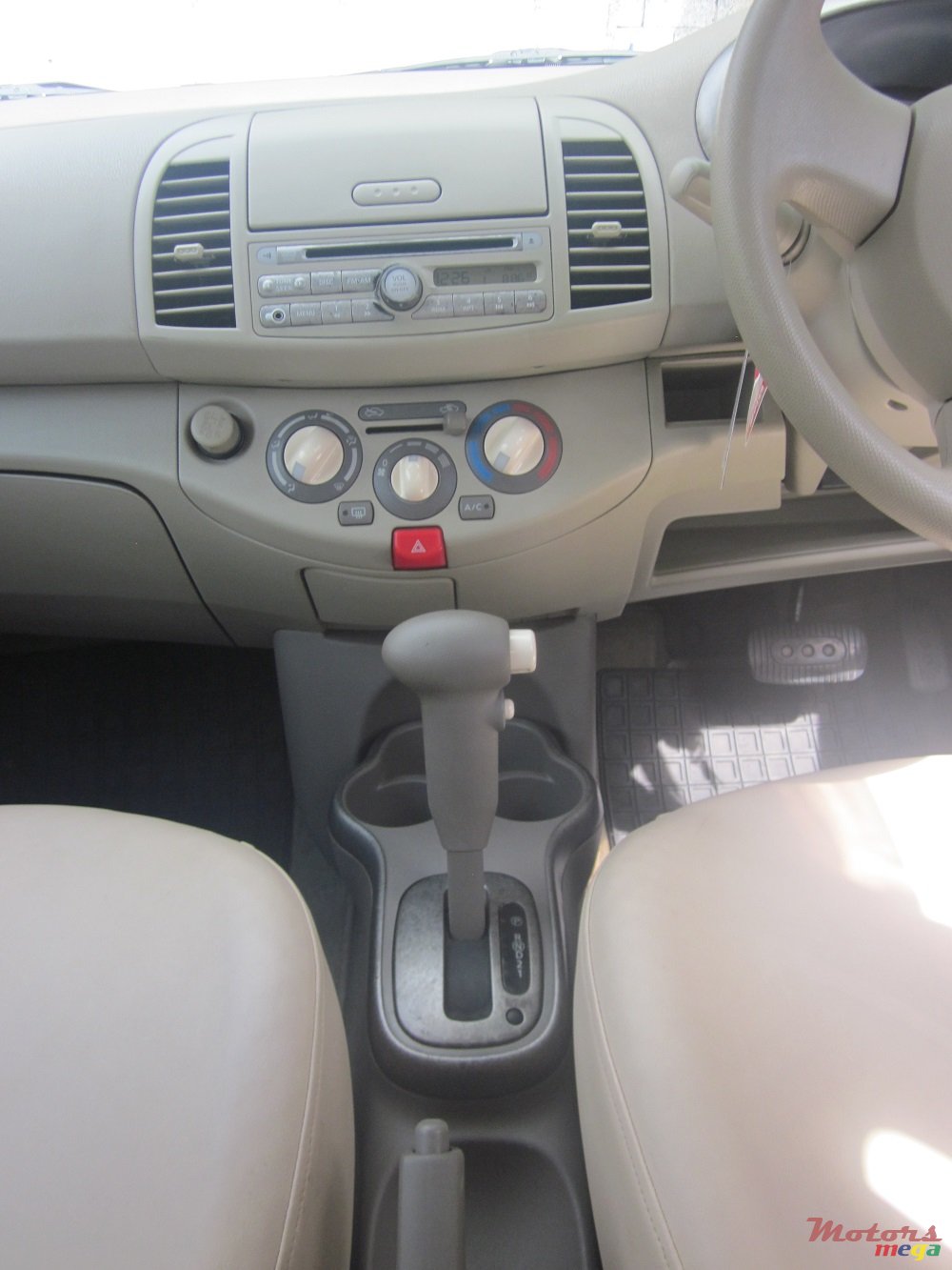 2008' Nissan March AK12 photo #4