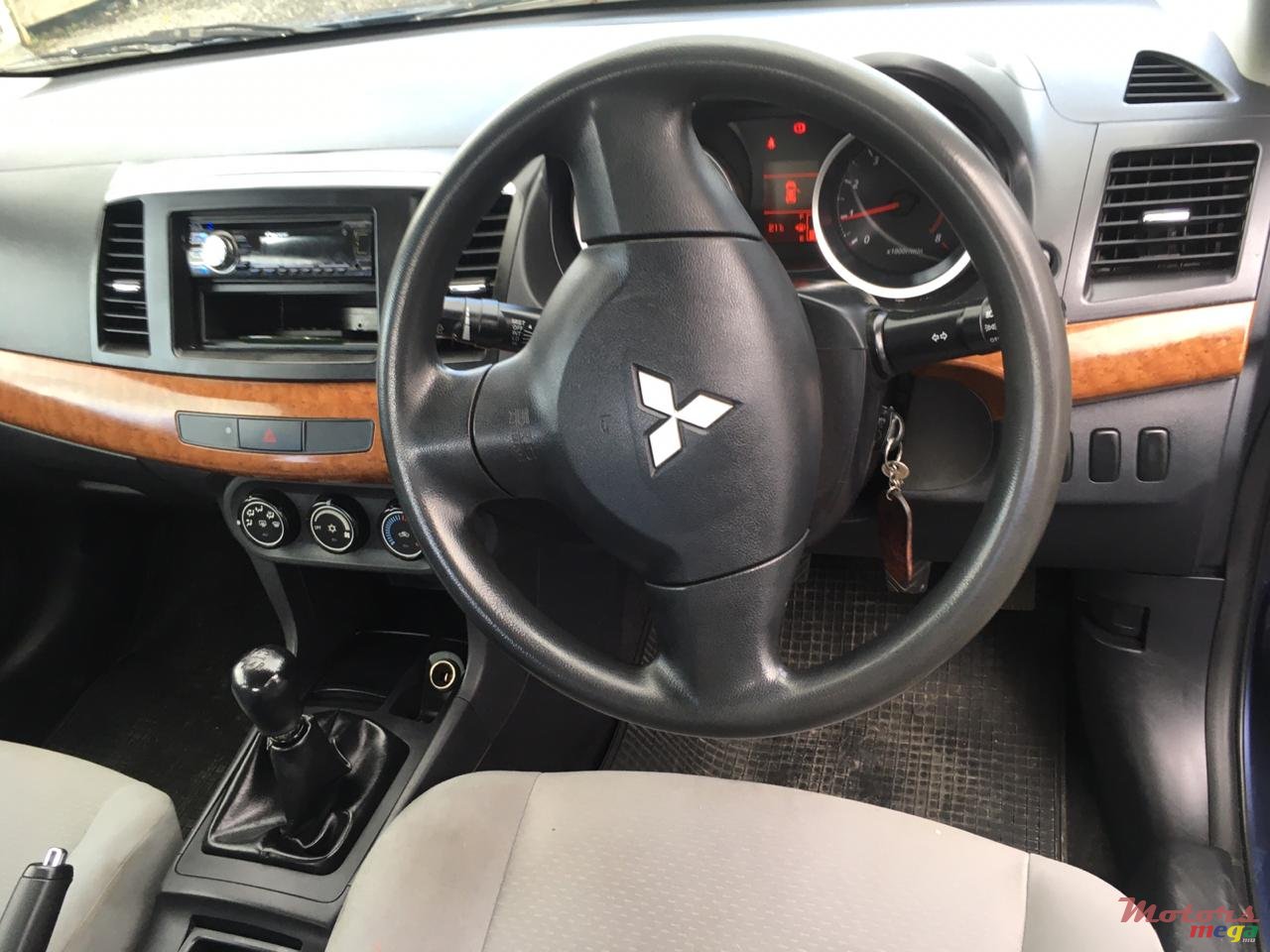 2010' Mitsubishi Lancer EX photo #2