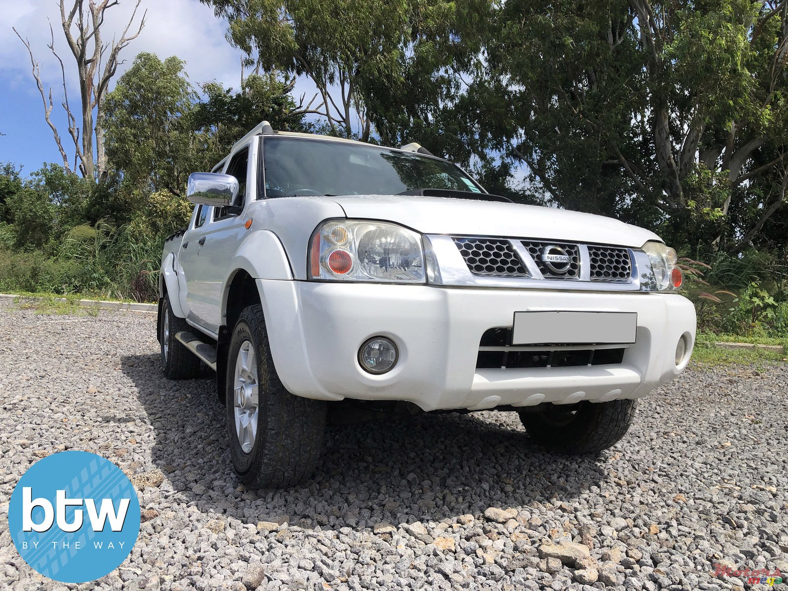 2014' Nissan NP300 photo #1