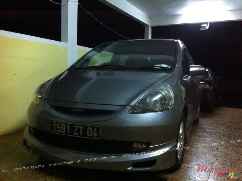 2004' Honda Fit photo #3