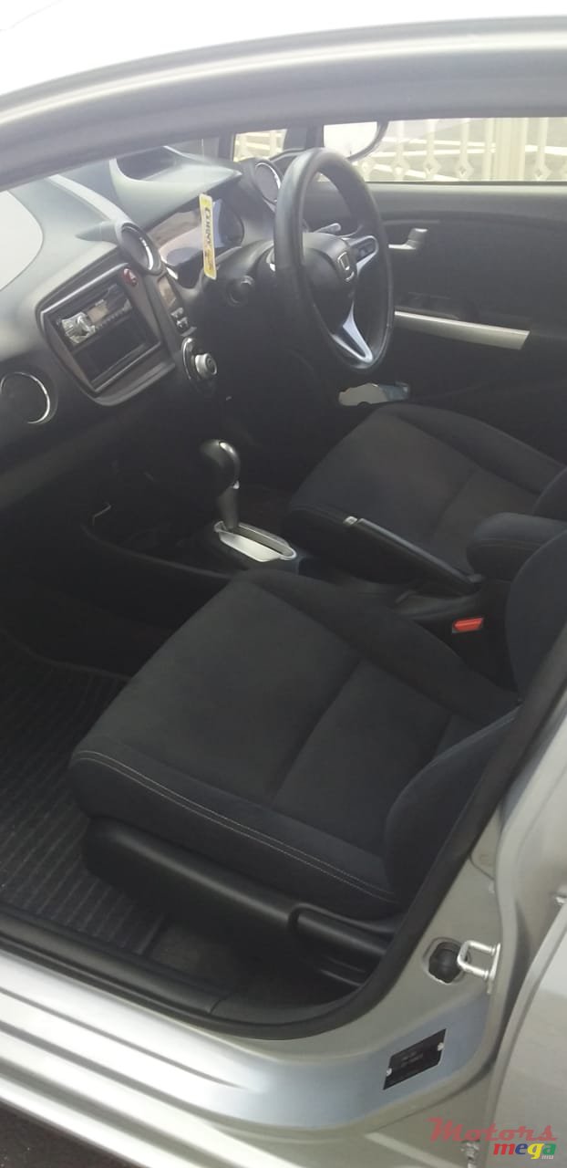 2013' Honda Insight photo #3