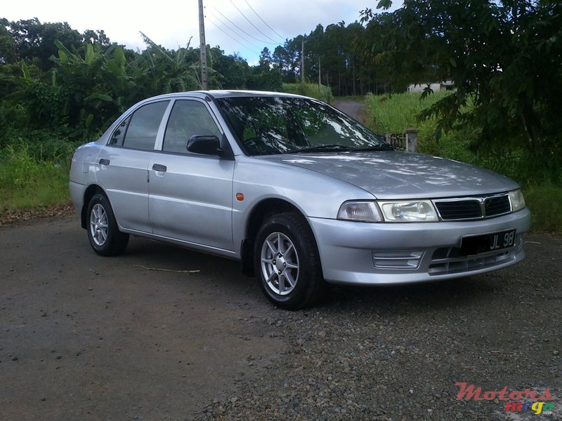 1998' Mitsubishi Lancer photo #1