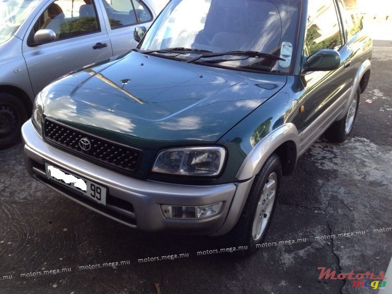 1999' Toyota RAV4 photo #1