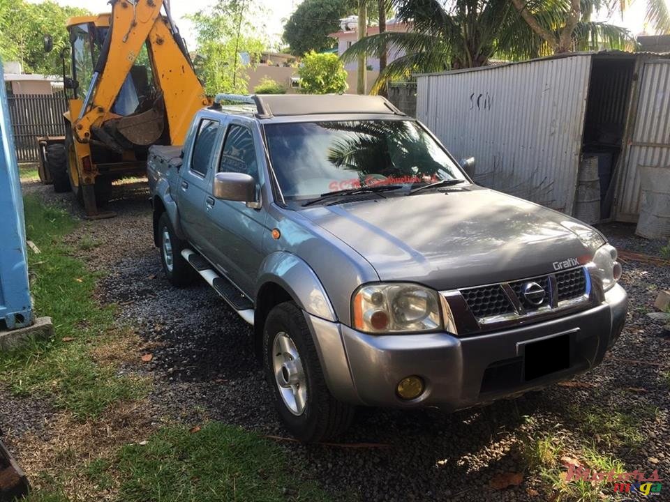 2005' Nissan Hardbody Predator photo #3