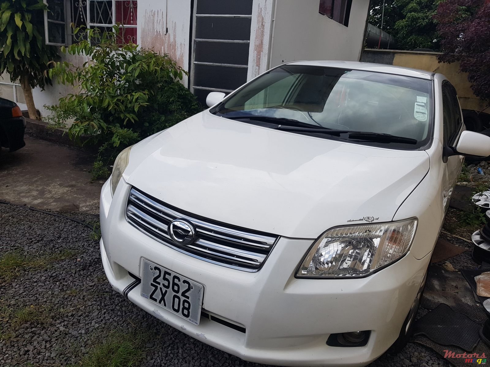 2008' Toyota Axio manual photo #1