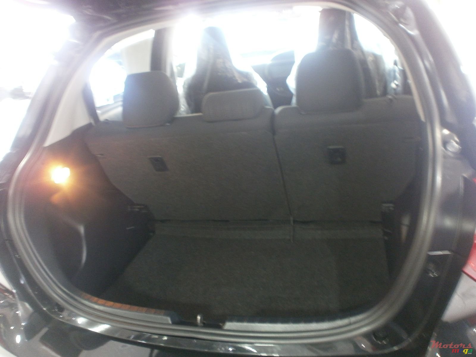 2017' Toyota Vitz photo #6