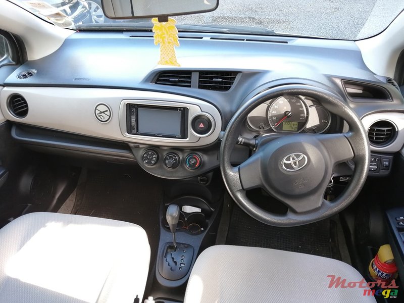 2012' Toyota Vitz photo #6