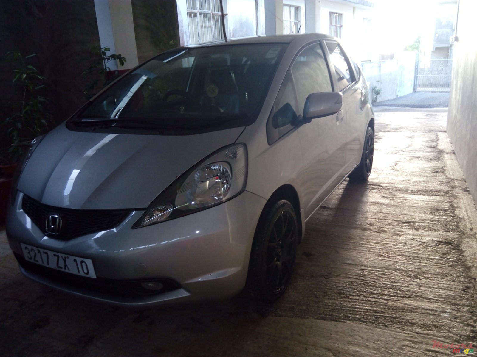 2010' Honda Fit photo #1