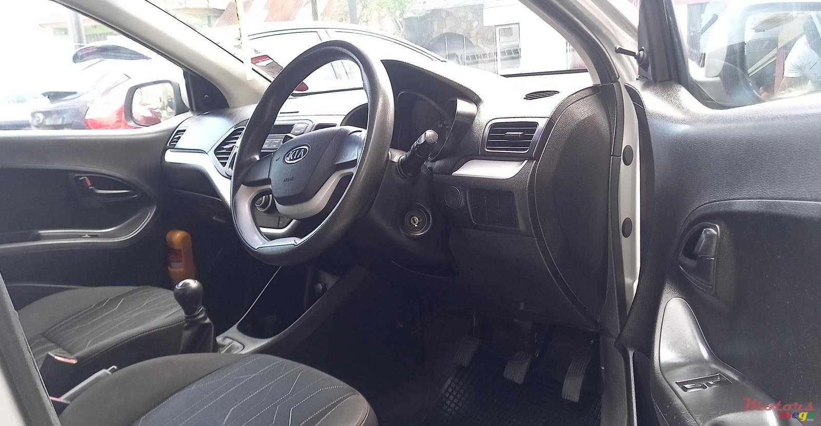 2011' Kia Picanto photo #5