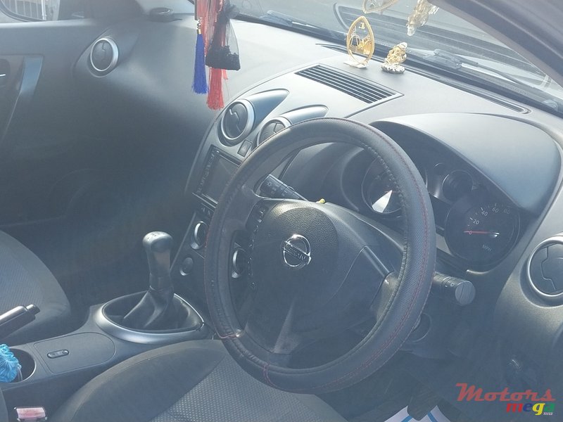 2010' Nissan Qashqai+2 photo #4
