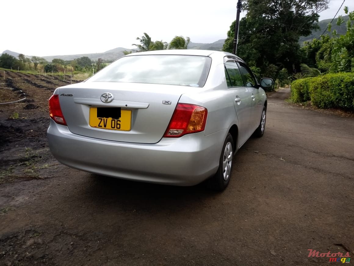 2006' Toyota Axio - photo #4