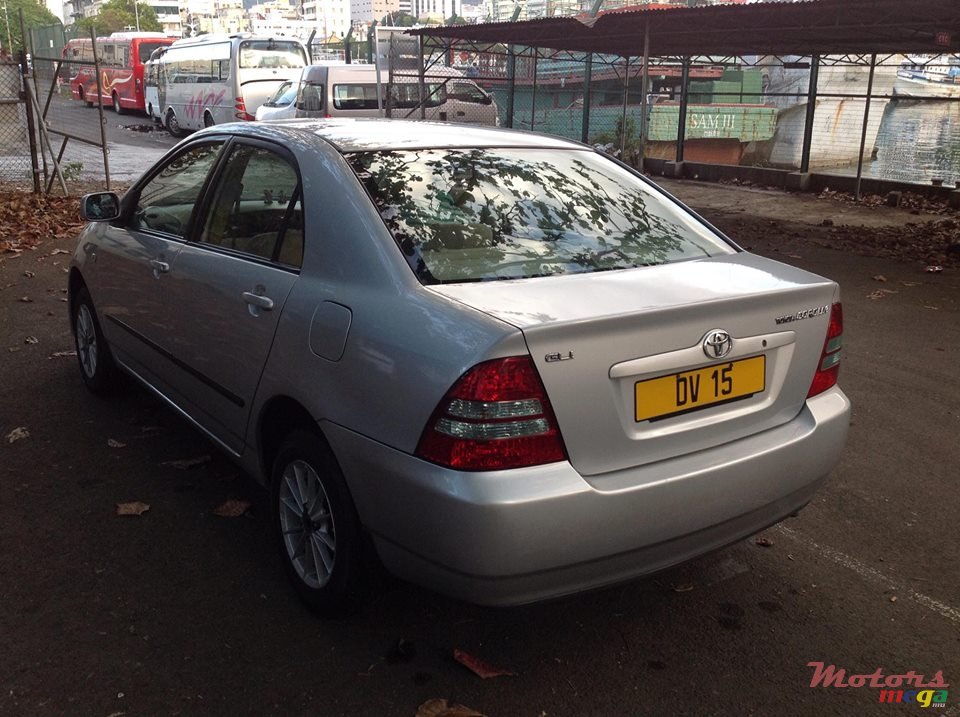 2003' Toyota Corolla photo #2