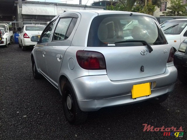 2000' Toyota Vitz photo #5