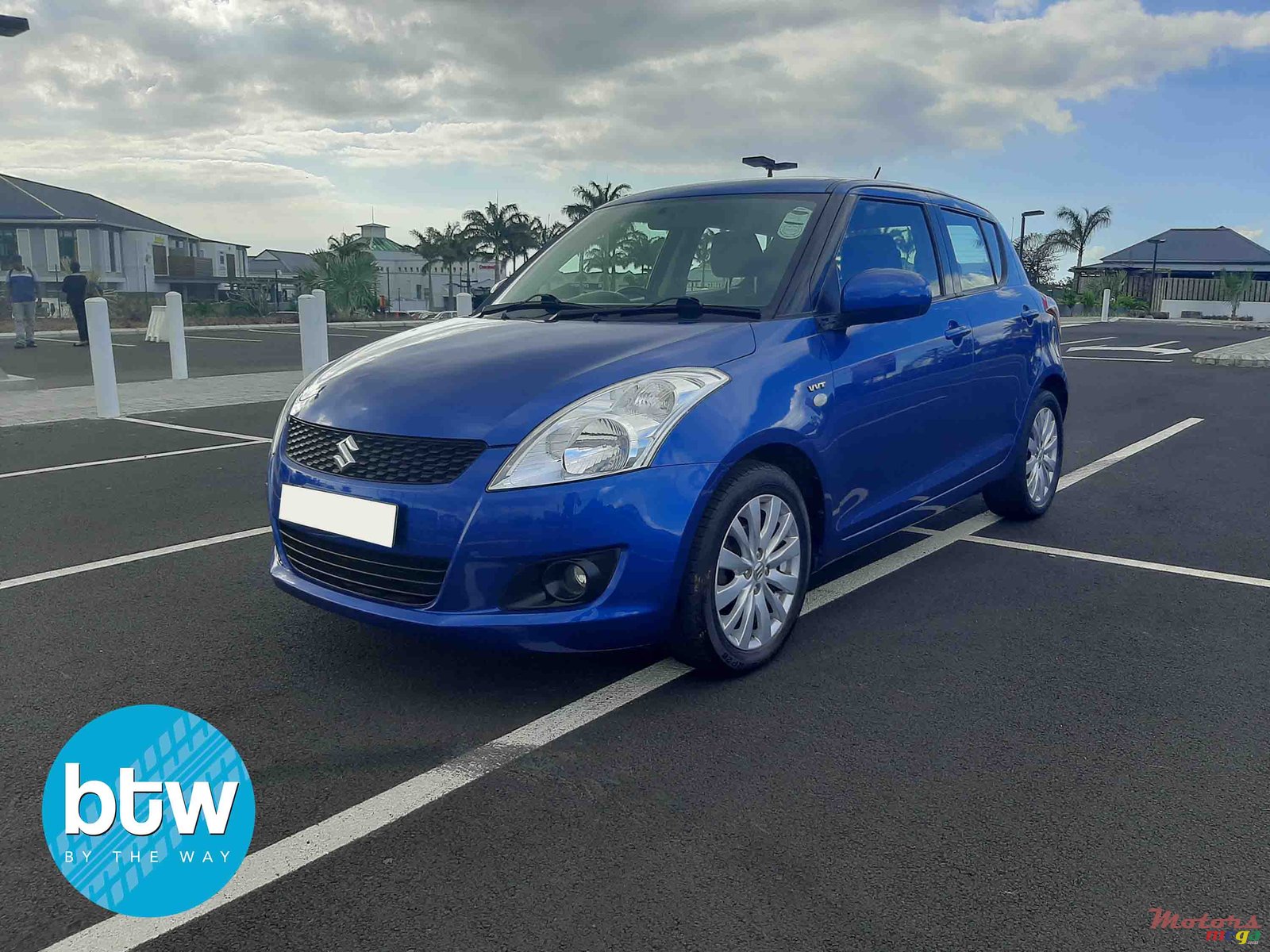 2013' Suzuki Swift photo #2