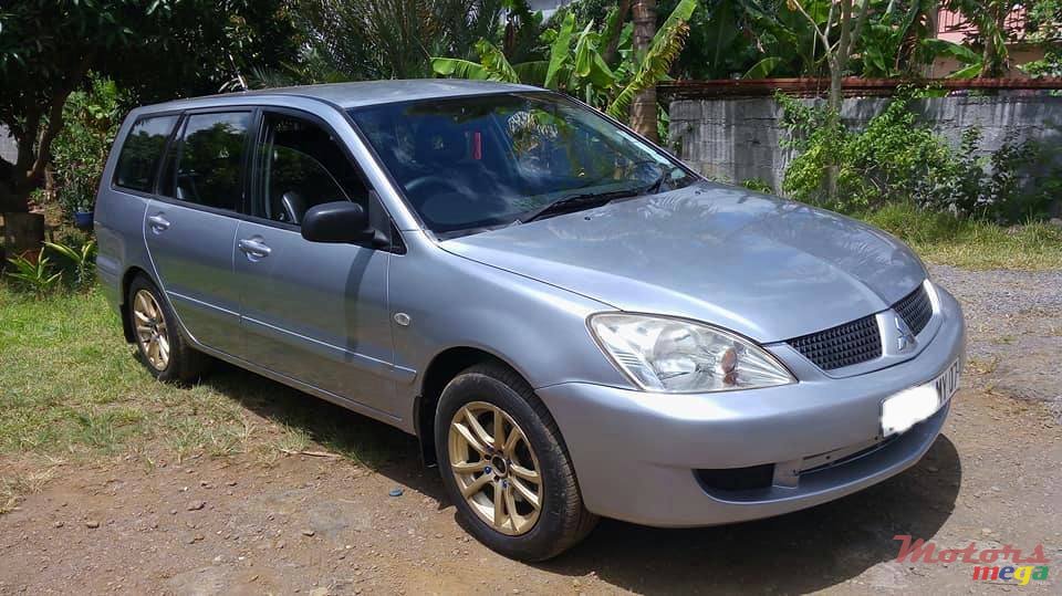 2007' Mitsubishi Lancer photo #1