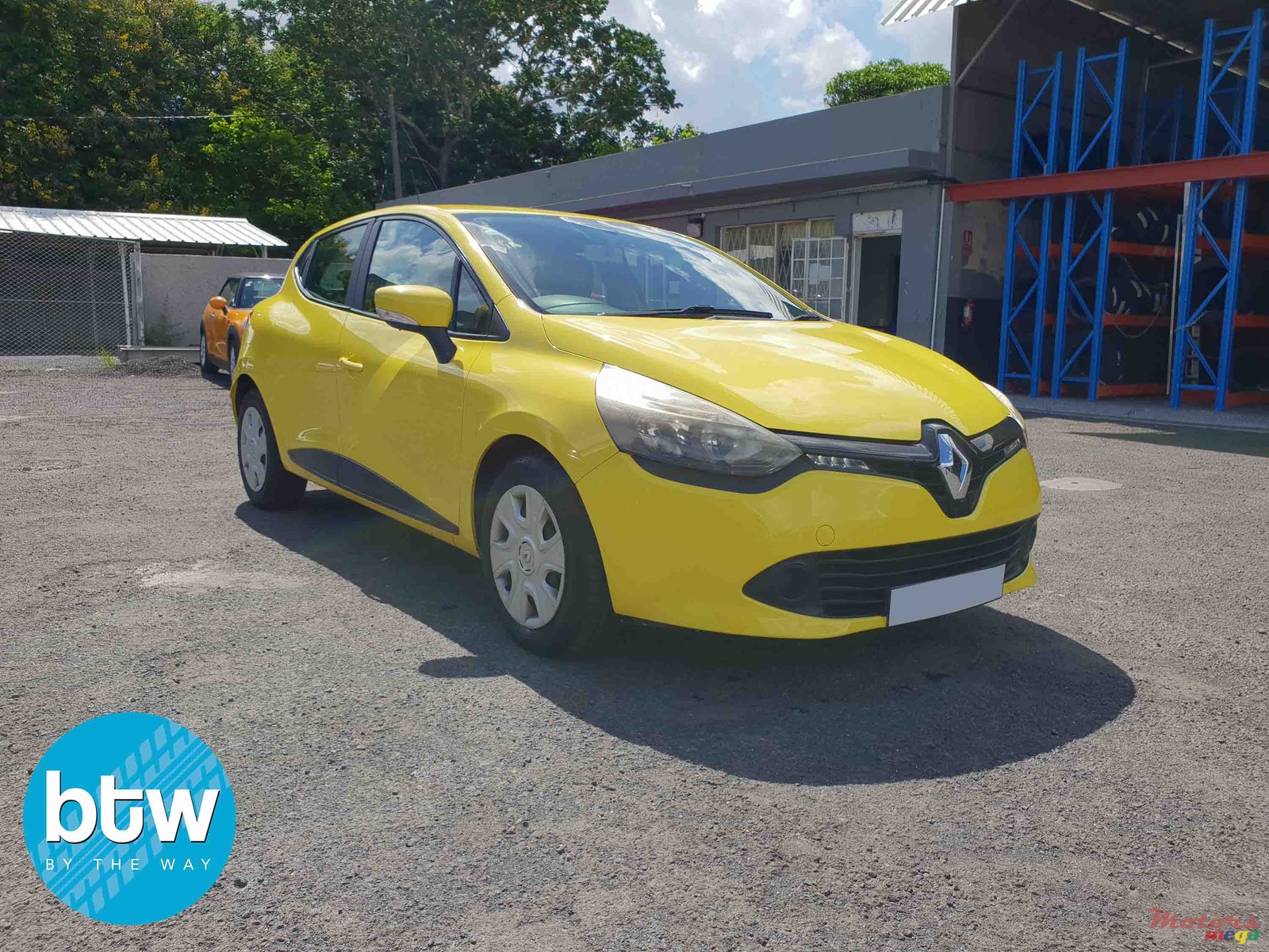2015' Renault Clio photo #1