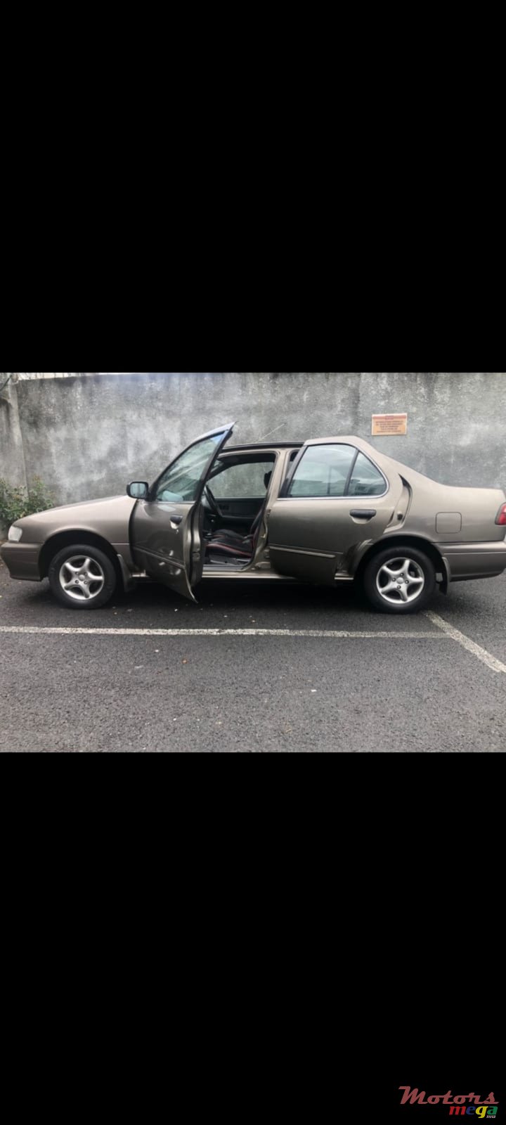 2000' Nissan Sunny photo #1
