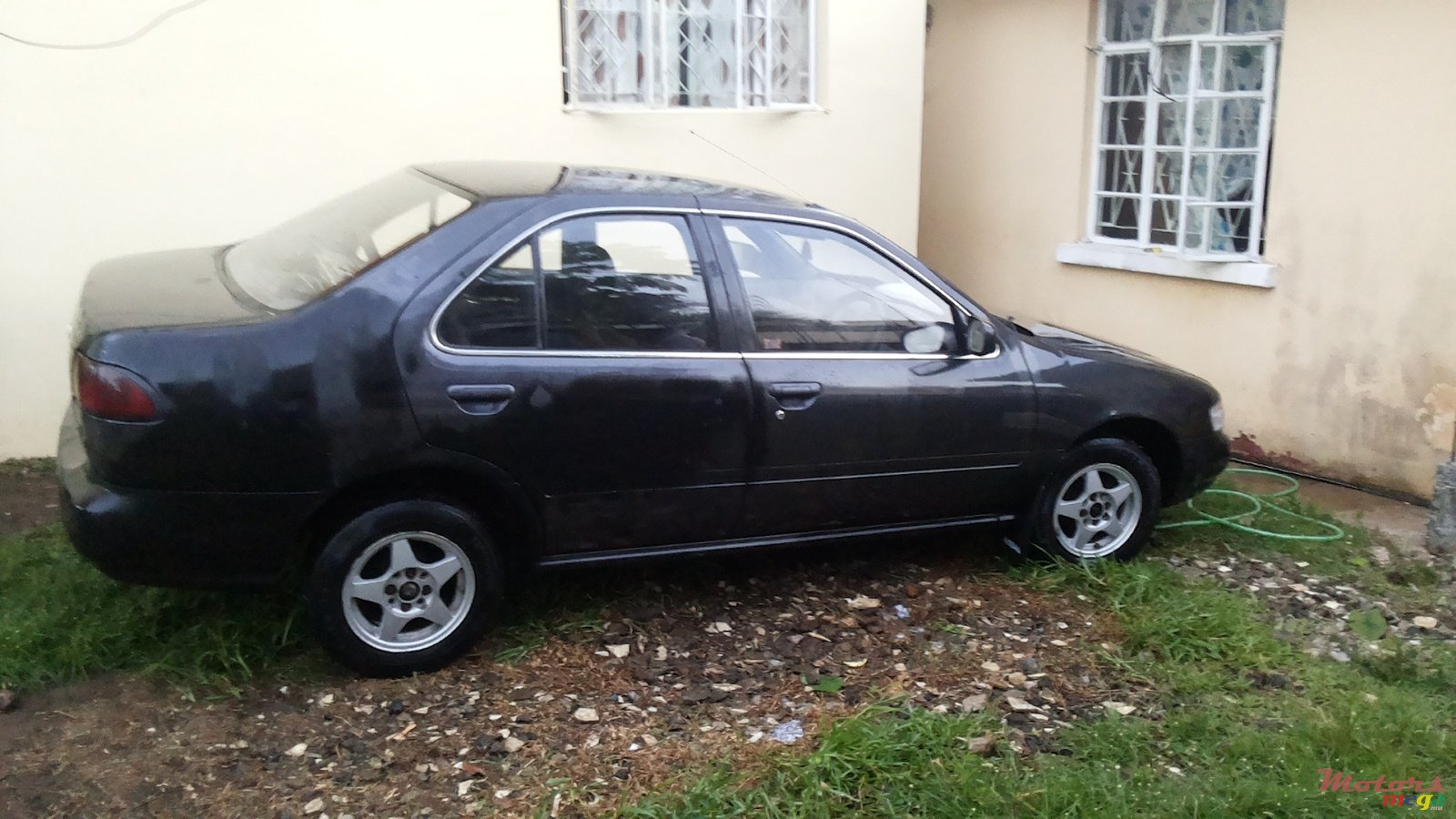 1994' Nissan Sunny photo #1
