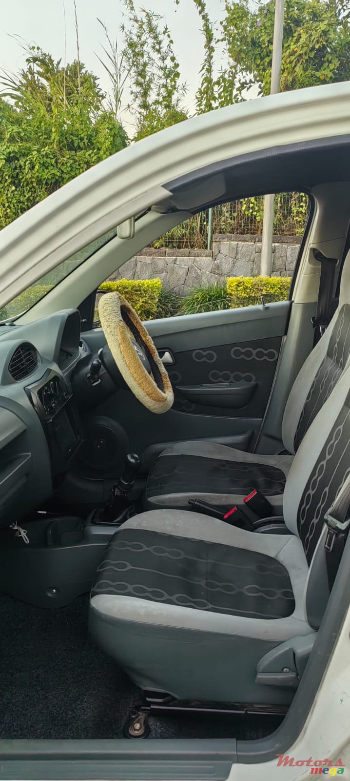 2014' Suzuki Alto photo #5