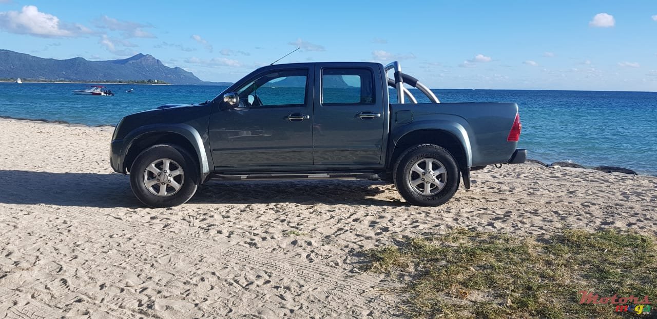 2008' Isuzu D-Max photo #1
