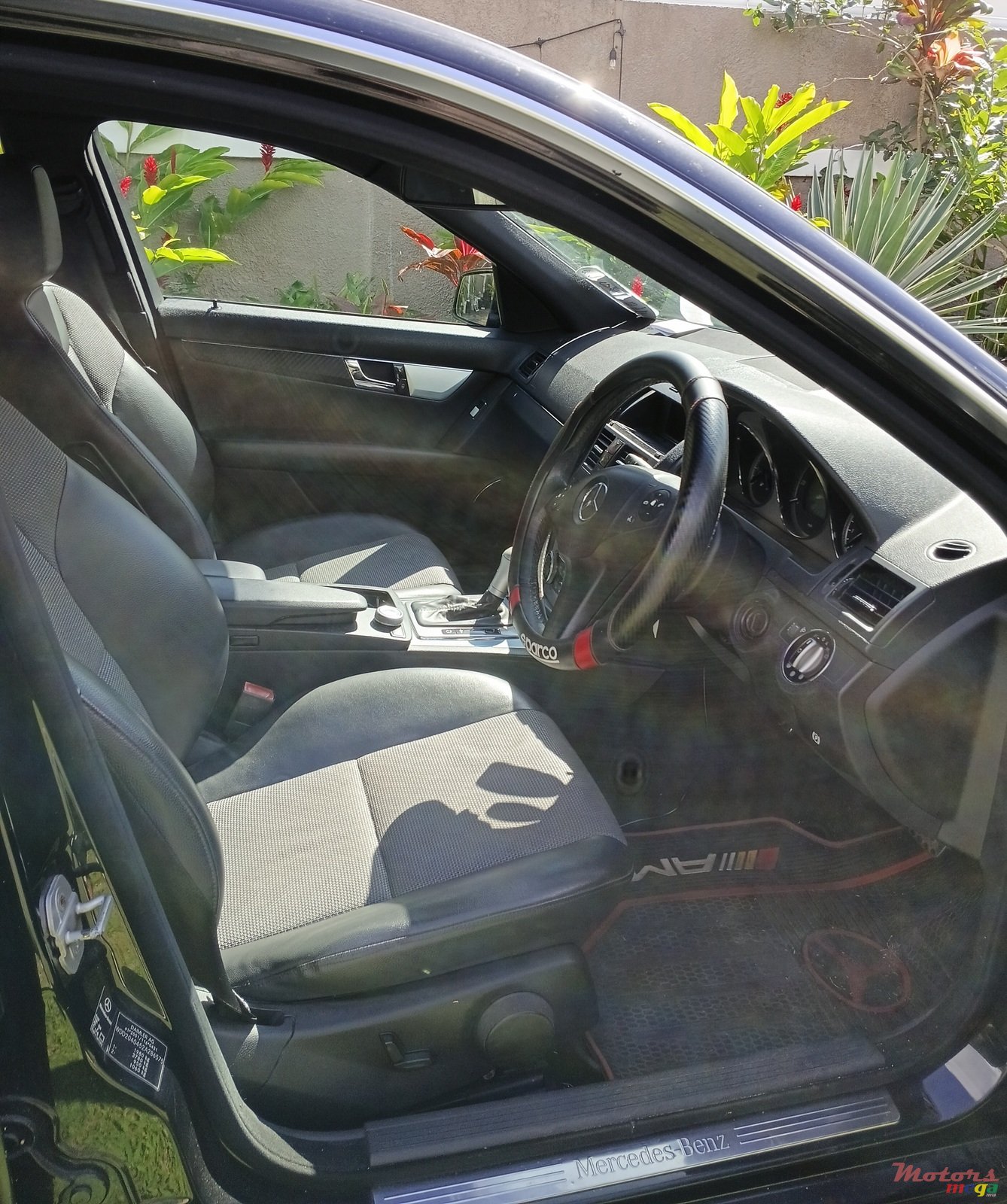 2009' Mercedes-Benz 180 C180 photo #2