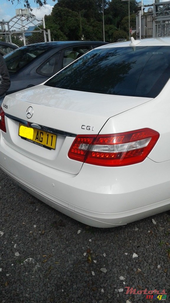 2011' Mercedes-Benz 200E CGI photo #3