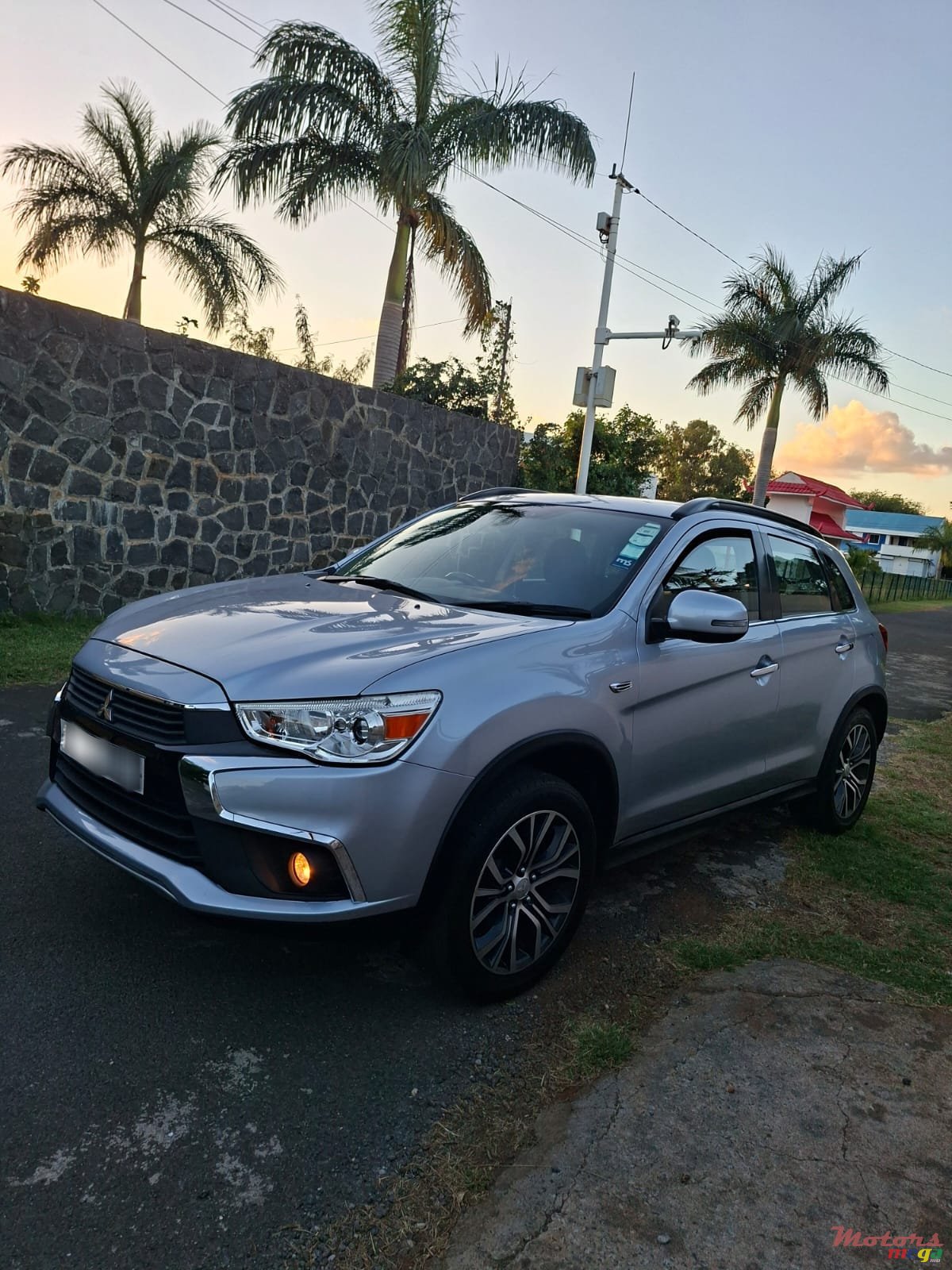 2017' Mitsubishi ASX photo #1