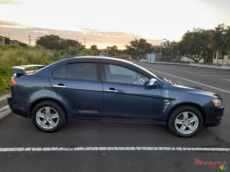 2008' Mitsubishi Lancer Evolution photo #1