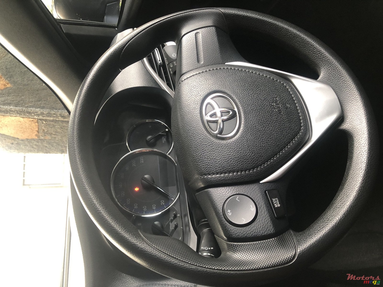 2018' Toyota Yaris Hatch back photo #4