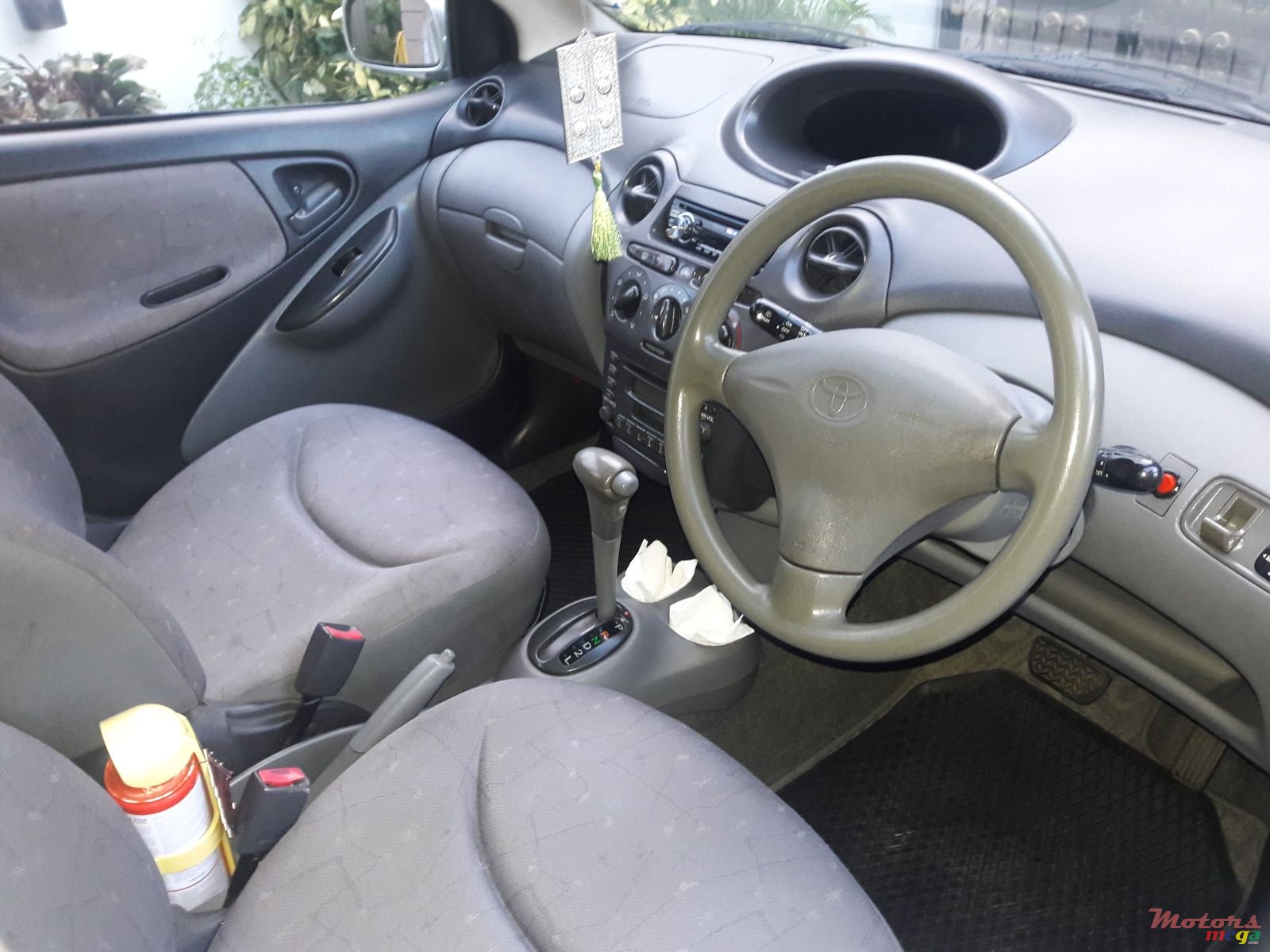 2000' Toyota Vitz photo #2