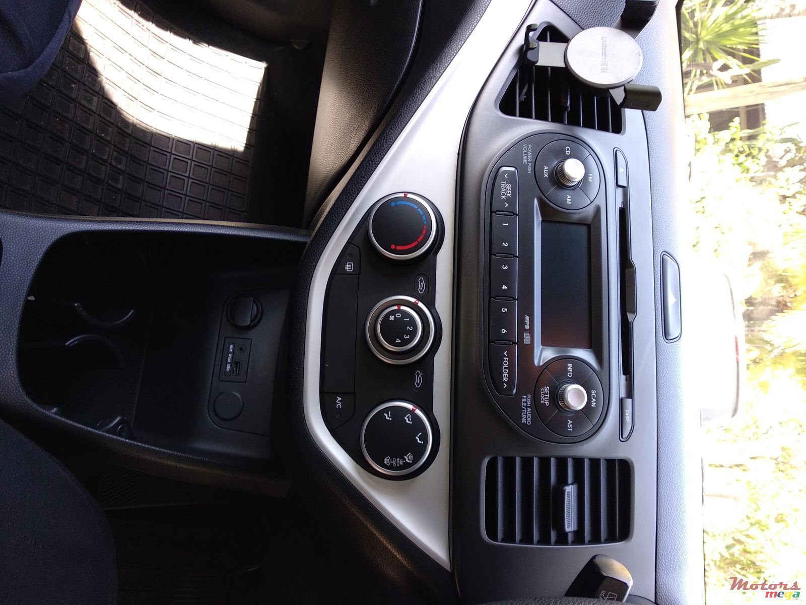 2011' Kia Picanto photo #4