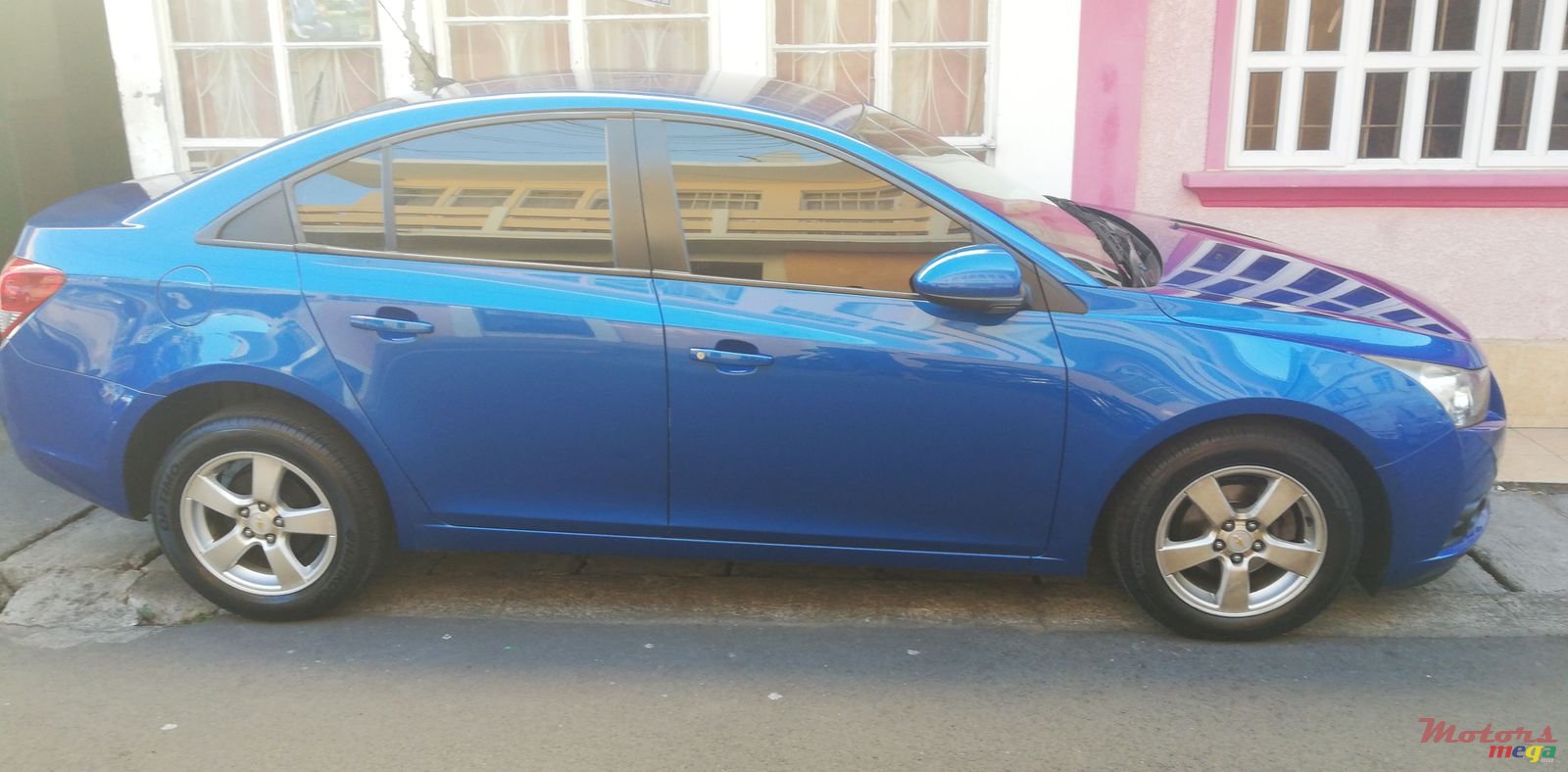 2010' Chevrolet Cruze photo #1