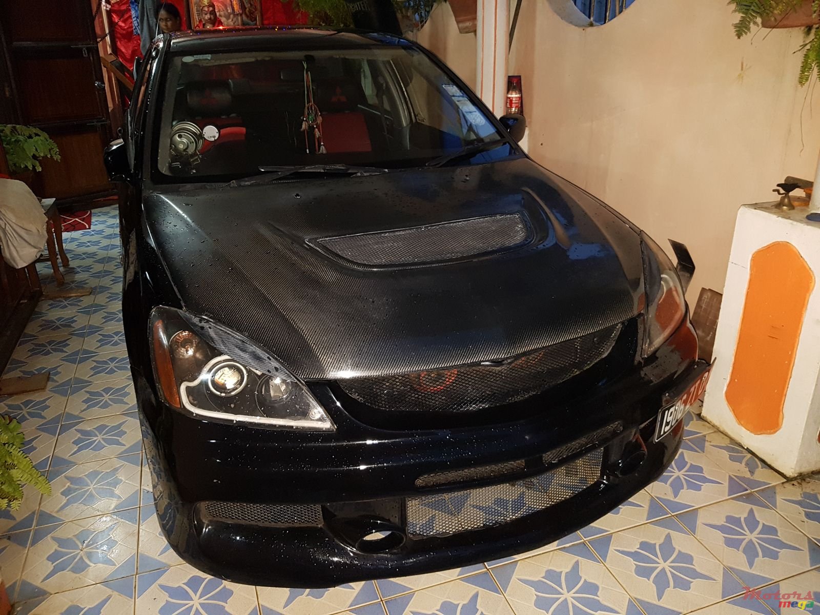 2004' Mitsubishi Lancer photo #4