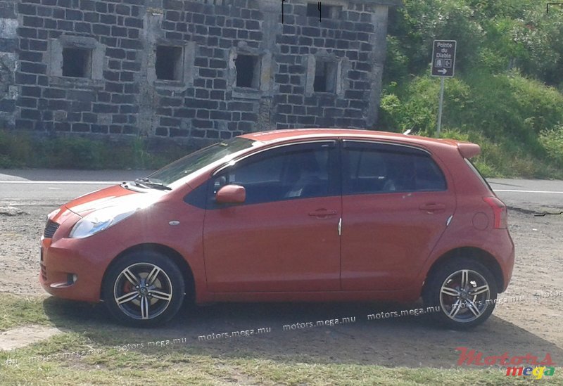 2006' Toyota Yaris photo #1