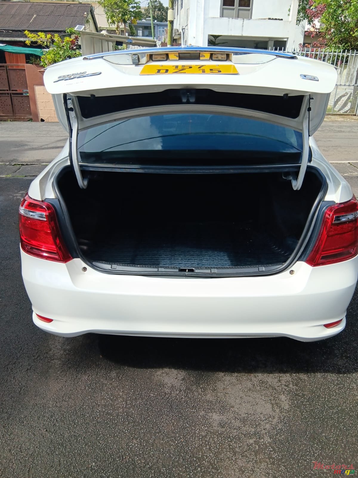 2015' Toyota Axio G photo #6