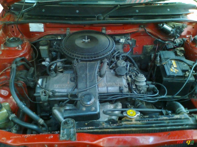 1992' Mazda 323 photo #3
