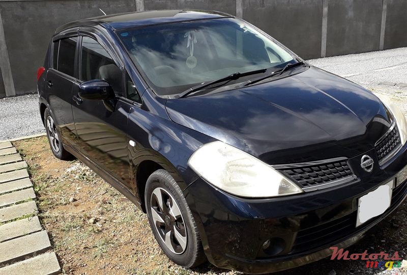 2006' Nissan Tiida photo #2