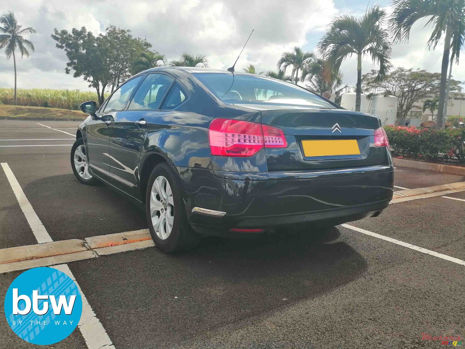 2010' Citroen C5 photo #2