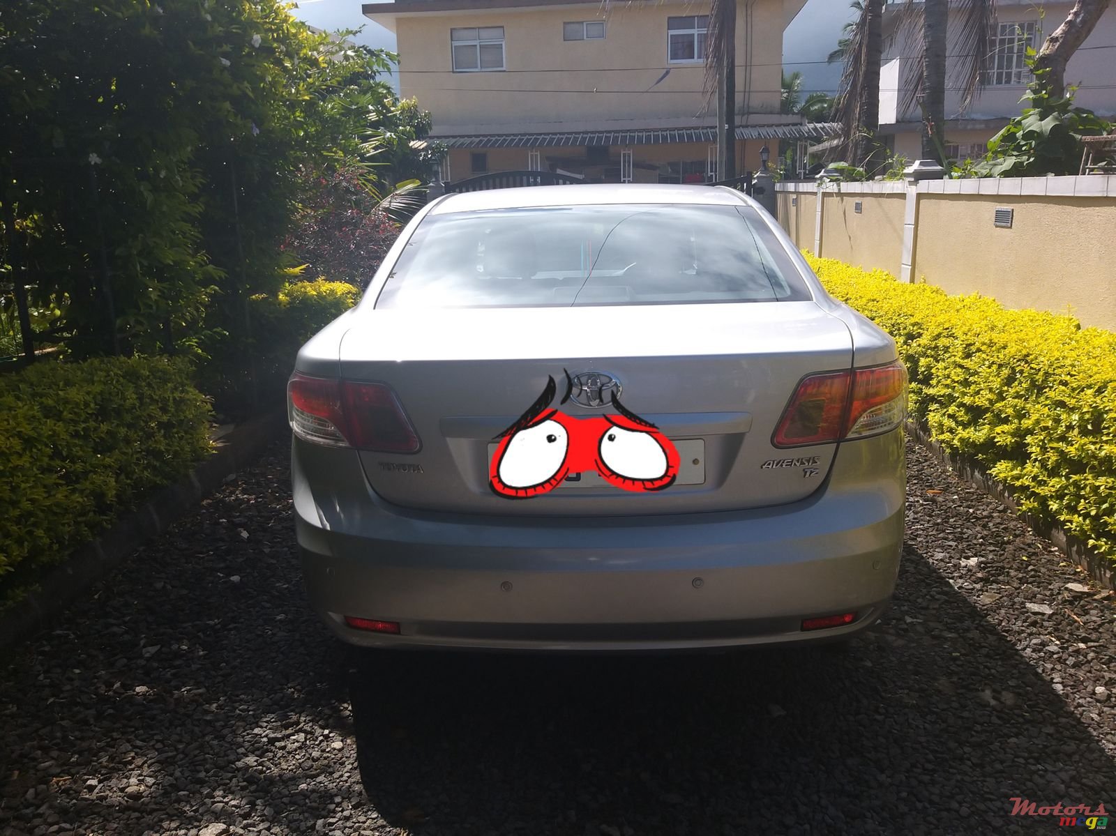 2009' Toyota Avensis photo #2