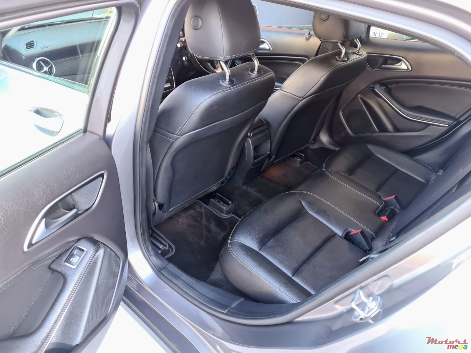 2018' Mercedes-Benz GLA-Class photo #7