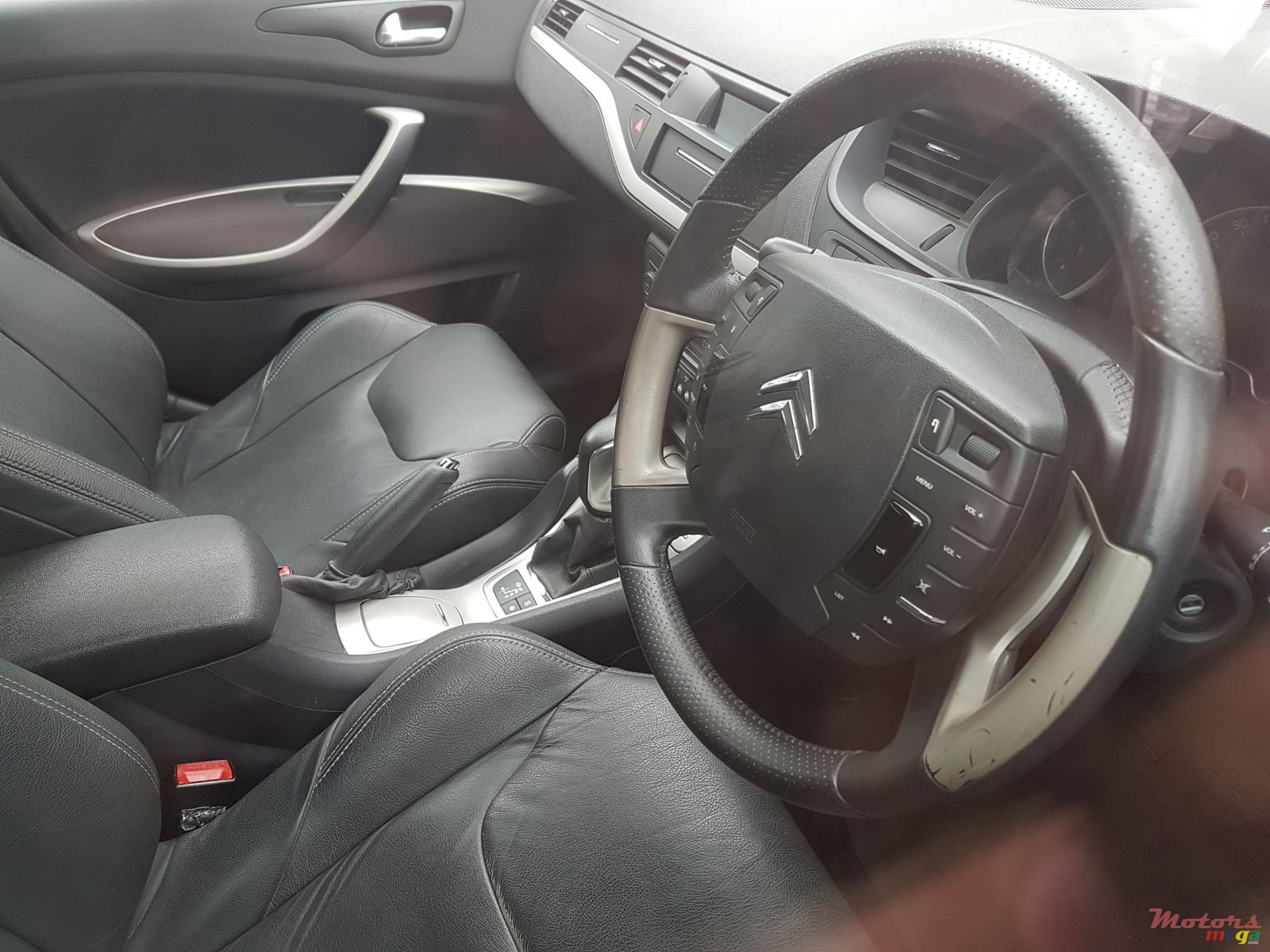 2012' Citroen C5 photo #4